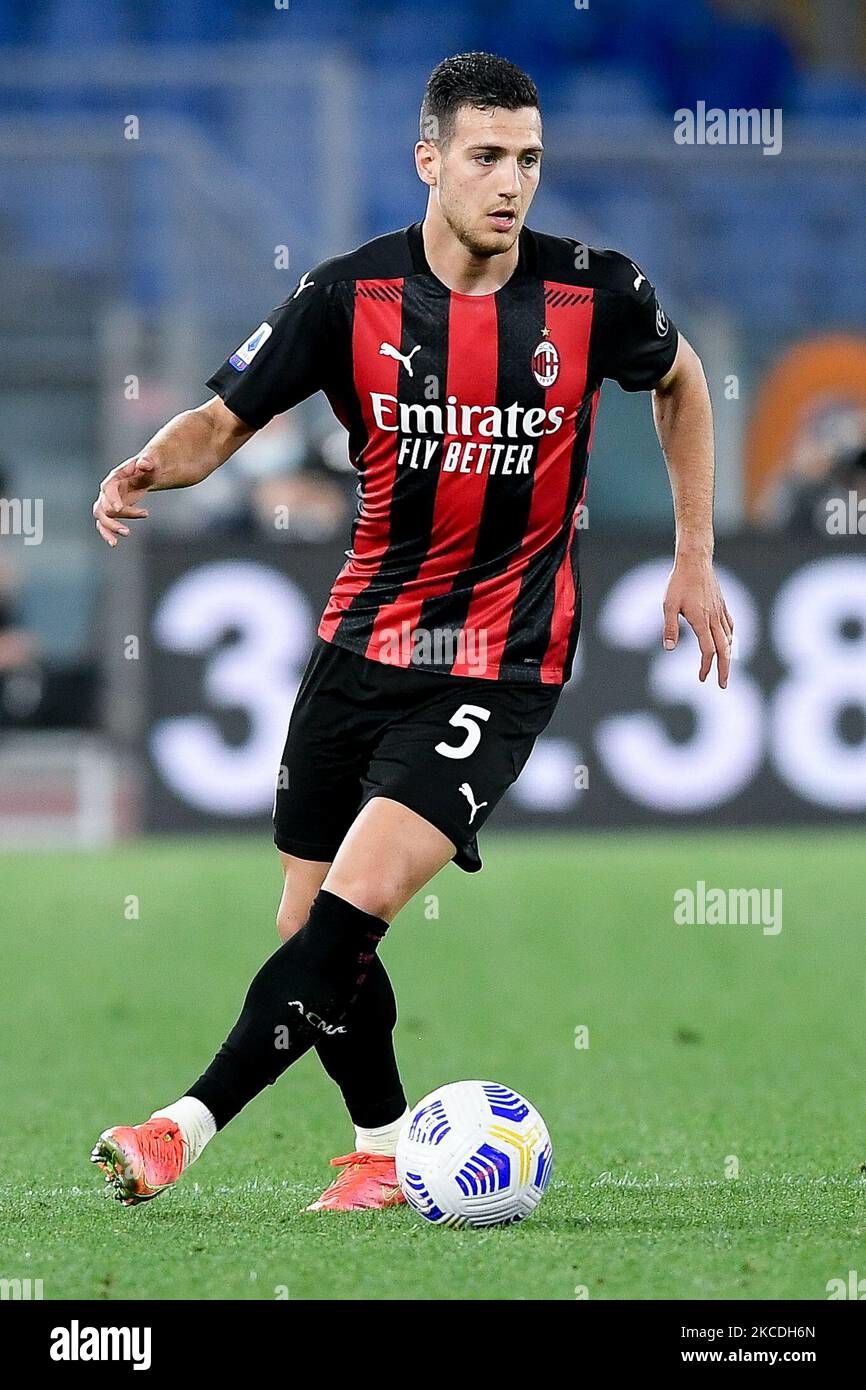 Faktor Koneksi Portugal: Mengapa 3 Rekannya di AC Milan Membuat Diogo Dalot Makin Perhatikan Rossoneri?