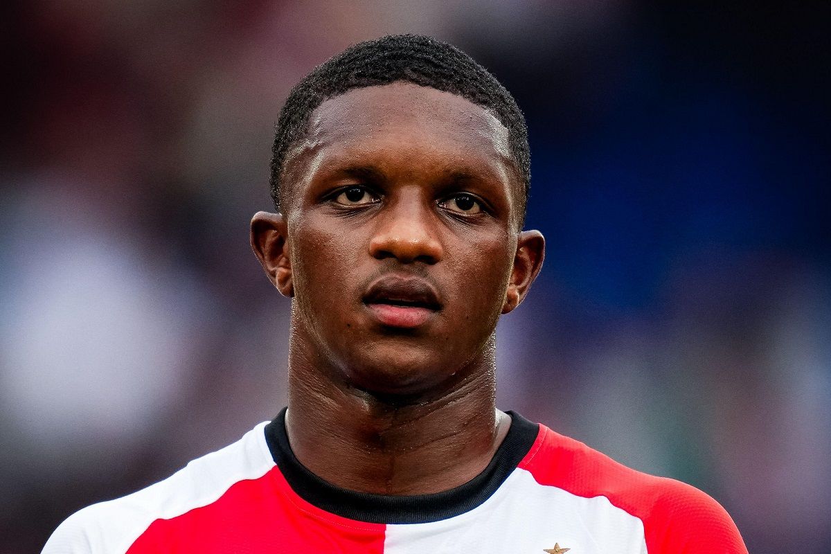 Feyenoord Kehilangan Poin Perdana: Dominasi yang Berujung Hasil Imbang dan Kabar Cedera Givairo Read
