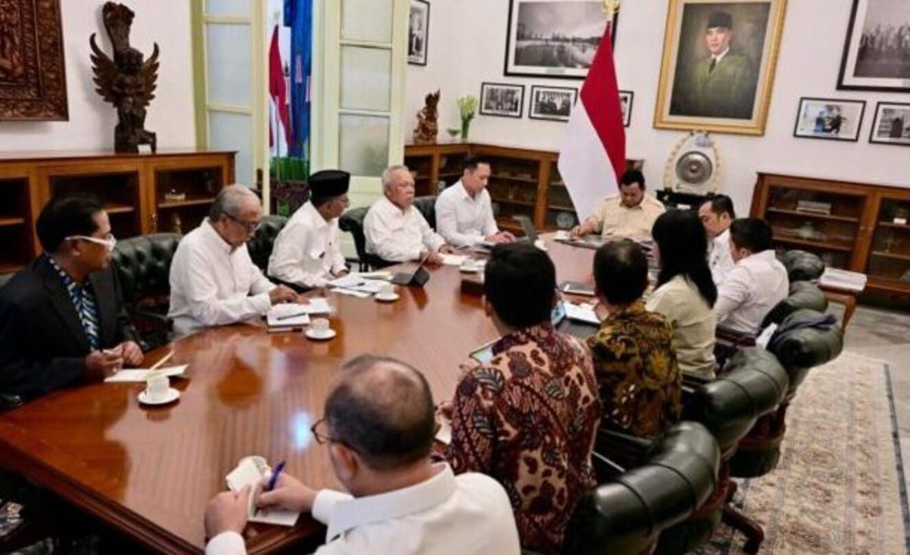 Gebrakan Kabinet Bayangan: Sinyal Kuat Evaluasi Kinerja Menteri di Era Prabowo
