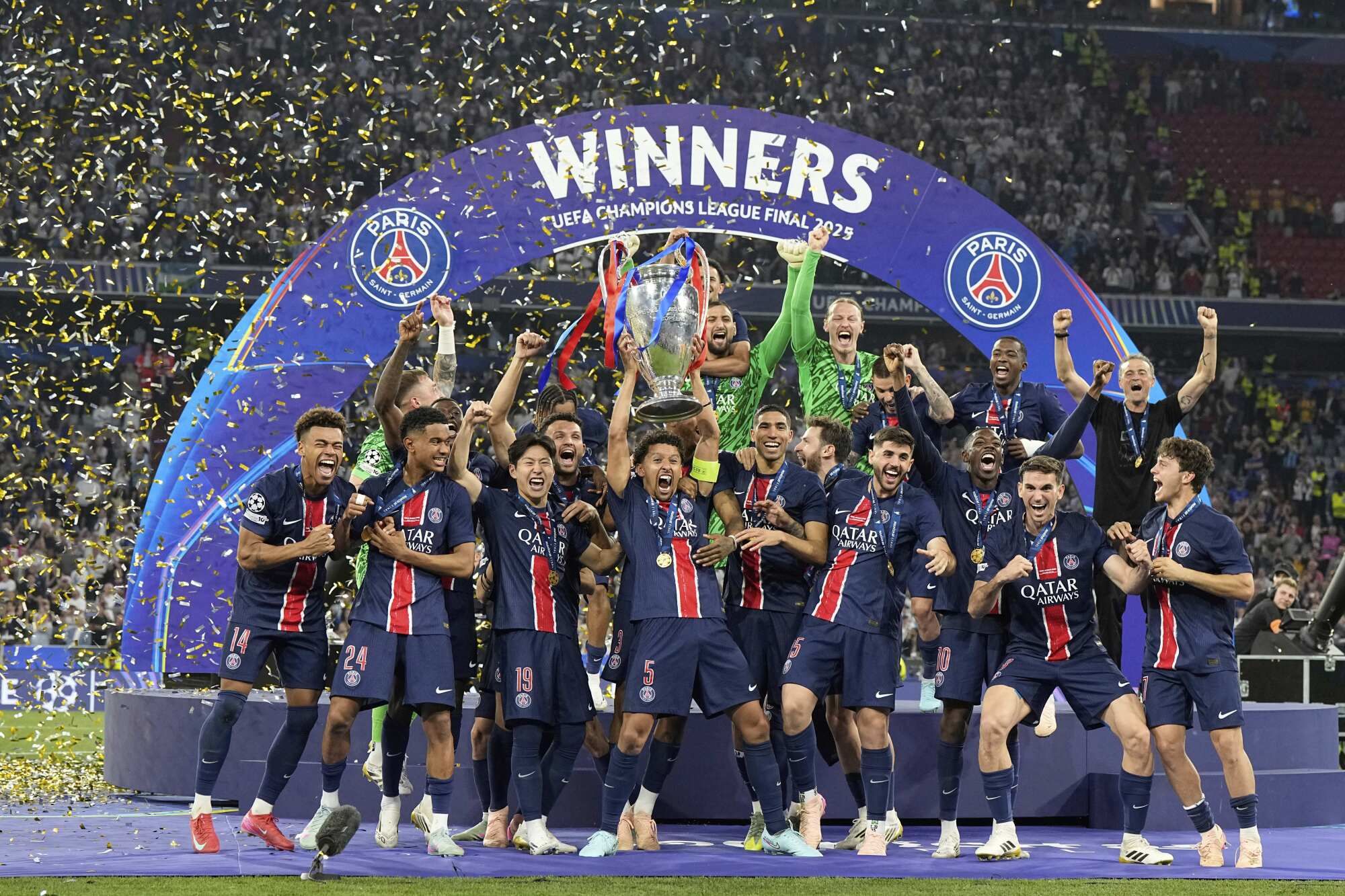 Guncangan Bursa Transfer Eropa: Paris Saint-Germain F.C. Beraksi, Rodri Menuju Barcelona, dan Kejutan Trophée des Champions