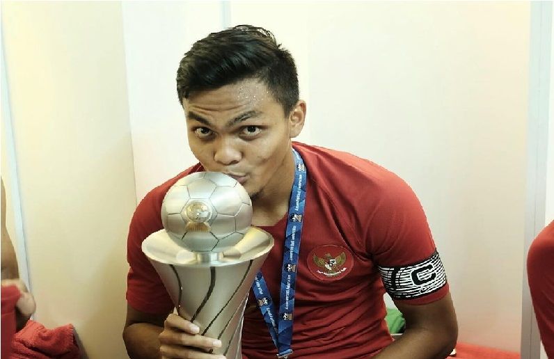 Janji Terpatri di Balik Trofi: Momen Haru Rachmat Irianto Persembahkan Juara Piala Presiden untuk Sang Ayah
