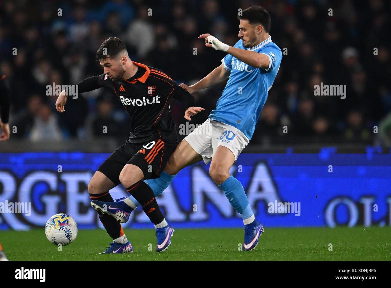 Keajaiban Martin Baturina: Bawa Como Tumbangkan Napoli dan Cetak Sejarah di Serie A