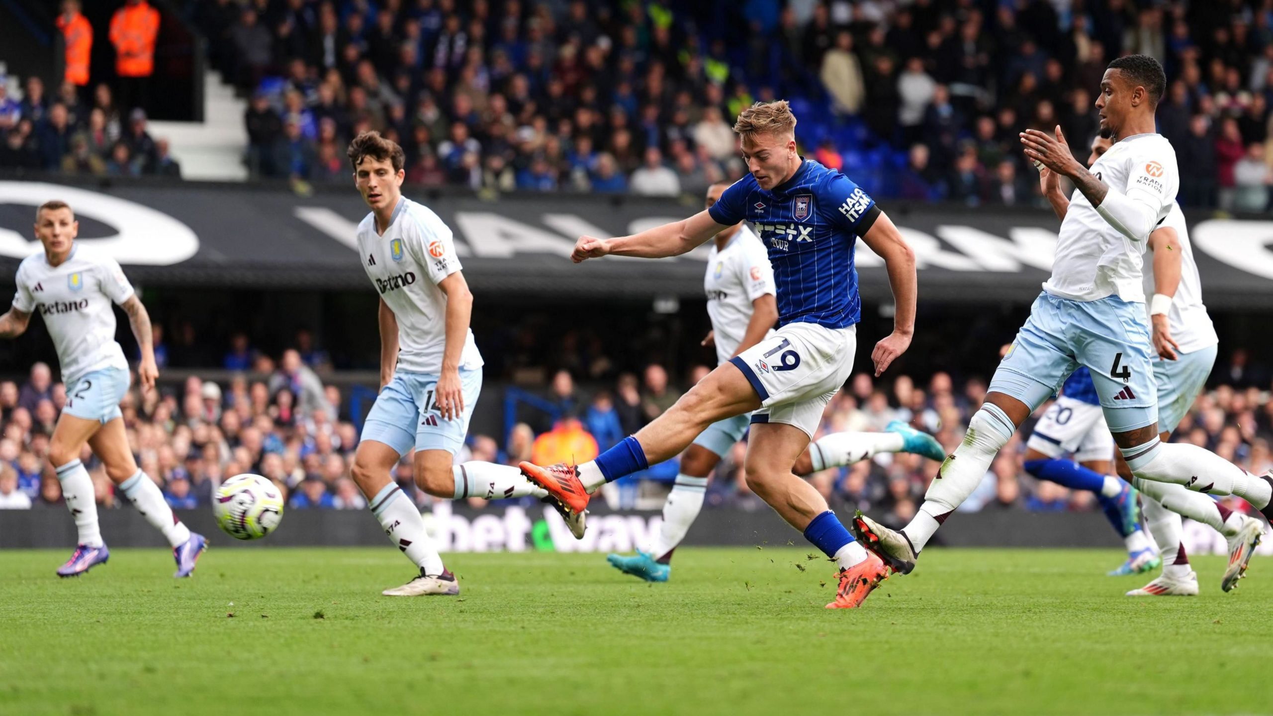 Kontroversi Penalti Liverpool dan Spekulasi Transfer Liam Delap yang Menghebohkan Premier League