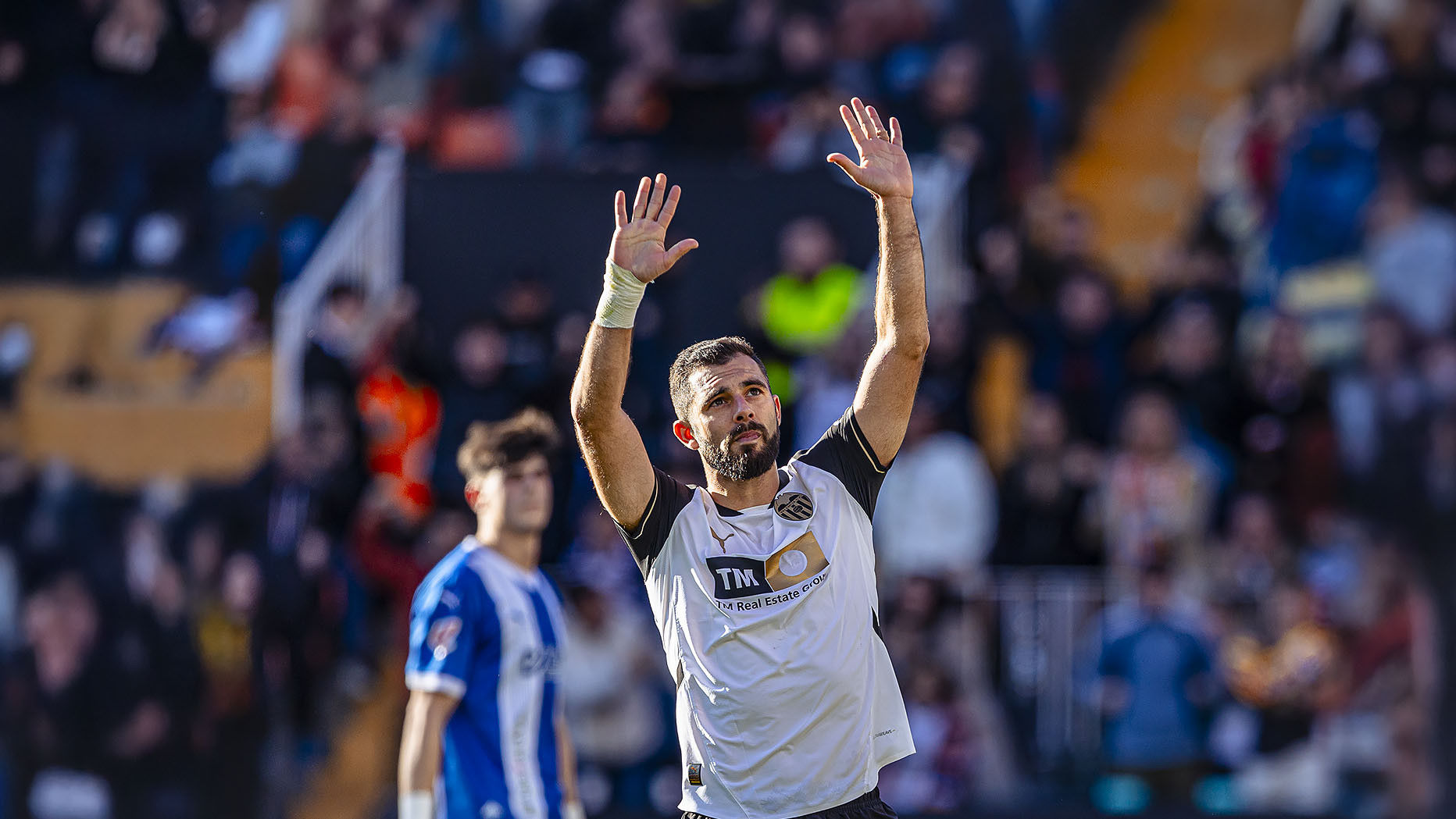 Krisis Performa Valencia: Luis Rioja Desak Evaluasi Total Pasca Kekalahan Memalukan dari La Coruna