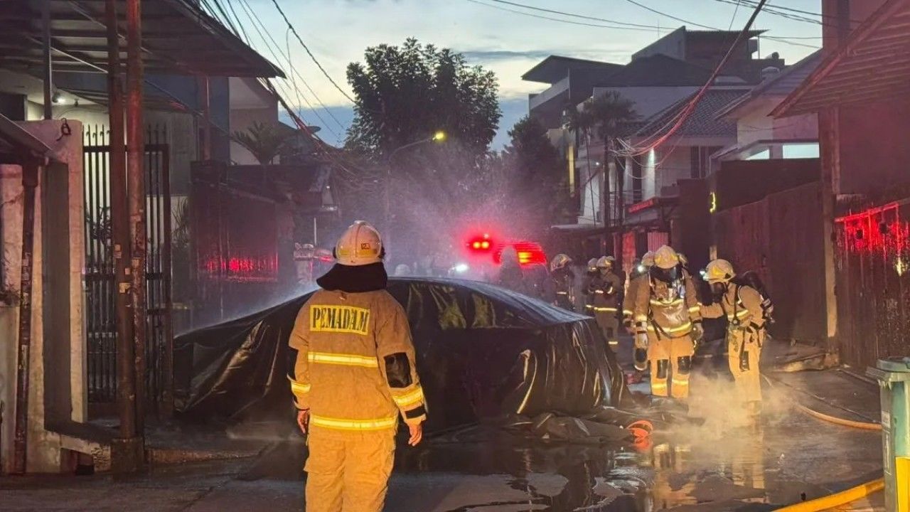 Kronologi Lengkap Kebakaran Posko GRIB Jaya di Jakarta Barat: Korsleting Charger HP Jadi Pemicu Utama