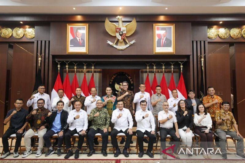 Lawan Hoaks dan Isu Demo, Menko Polkam Djamari Chaniago Tegaskan Stabilitas Nasional Tetap Terkendali