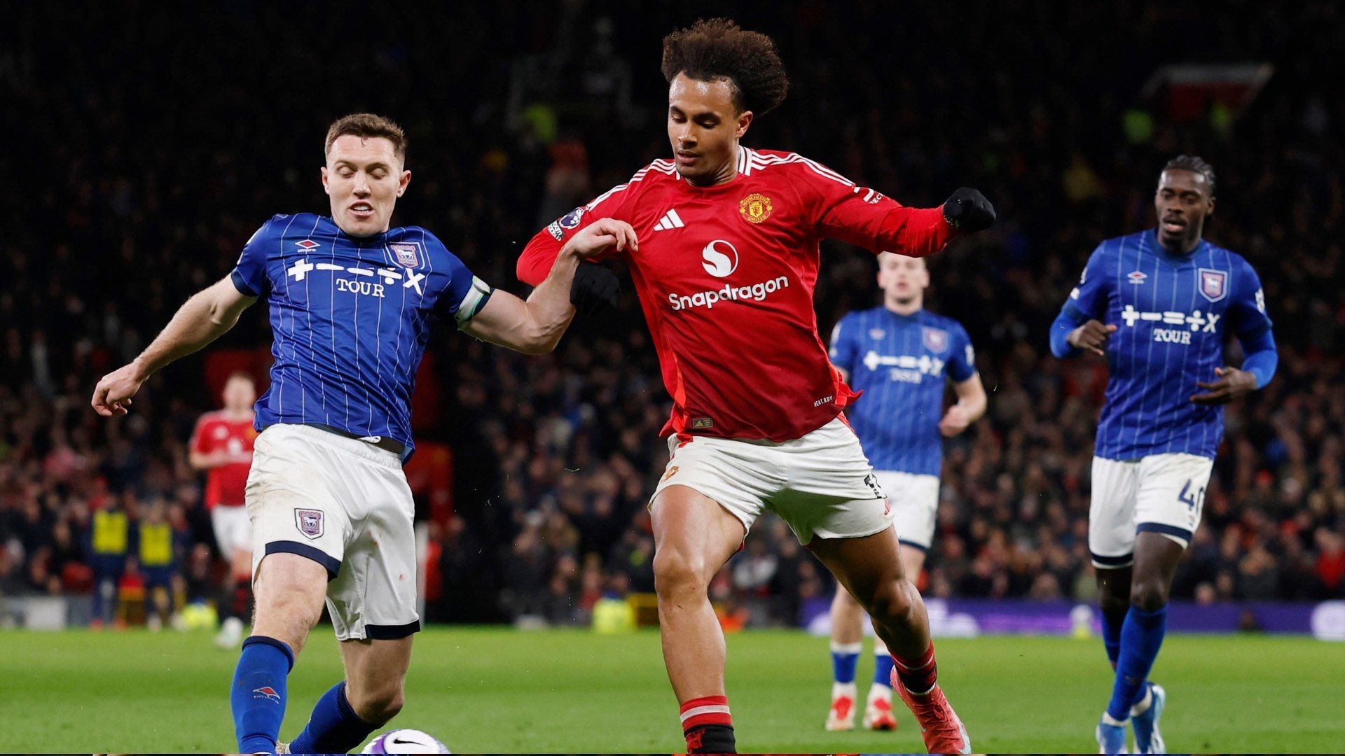 Manchester United Hajar Ipswich Town 5-2: Kemenangan Gemilang Menjadi Sorotan Michael Carrick