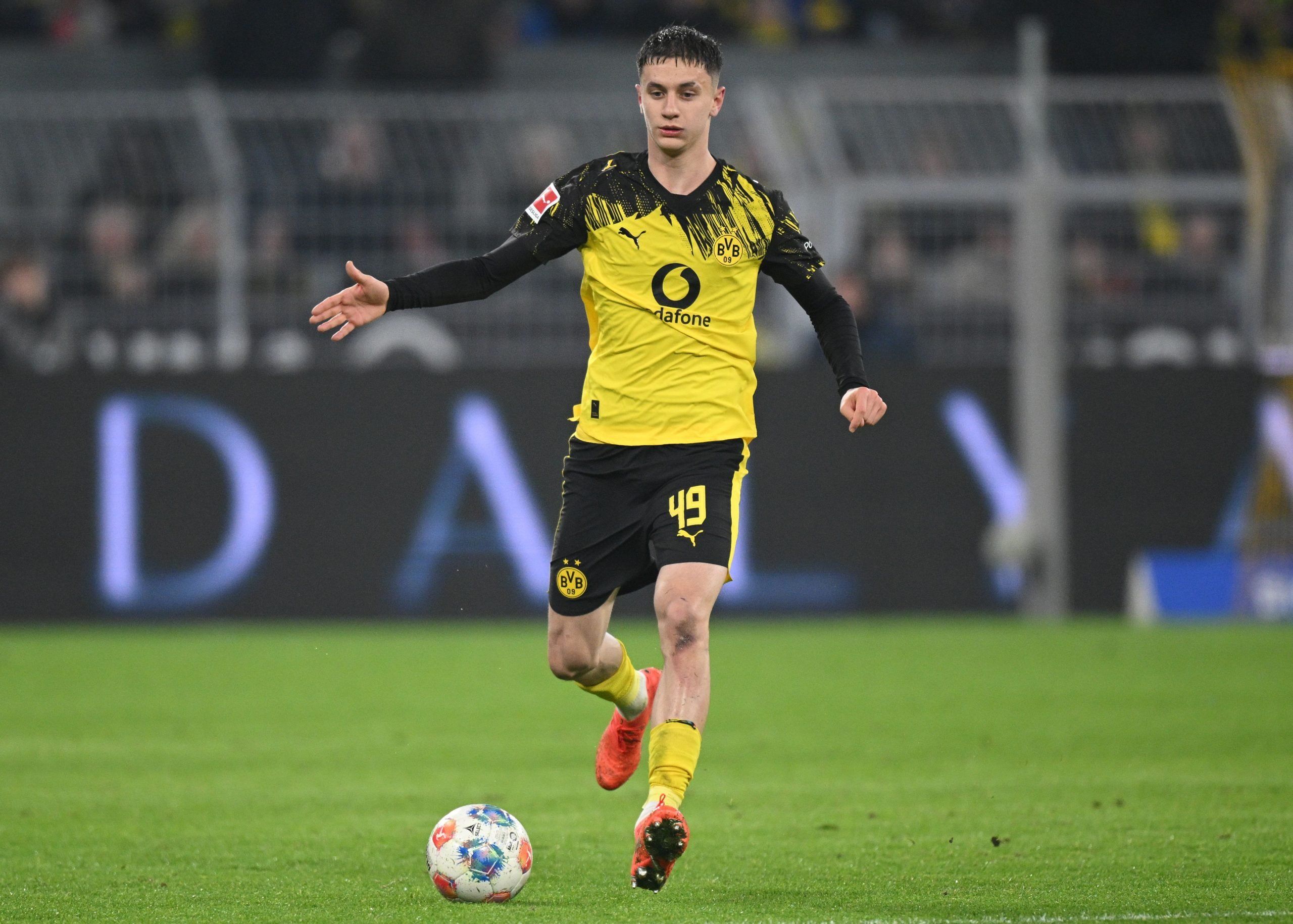 Masa Depan Luca Reggiani di Borussia Dortmund: Antara Menit Bermain dan Kepulangan ke Italia