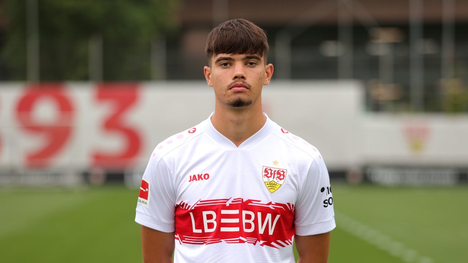 Mirza Catovic: Bintang Muda Stuttgart Segera Berseragam FC Barcelona, Menjadi Sorotan Transfer Internasional