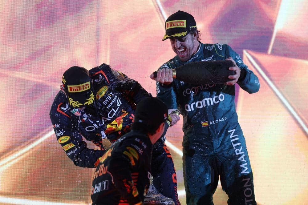 Perspektif Max Verstappen Mengenai Dilema Masa Depan Fernando Alonso di Formula 1