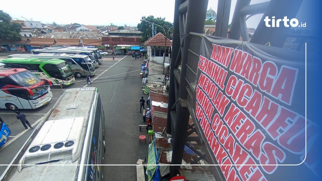 Proyek BRT Cicaheum Dimulai: Kompensasi Cair, Puluhan Pedagang Membongkar Kiosnya di Terminal Cicaheum Bandung dengan Rasa Cemas