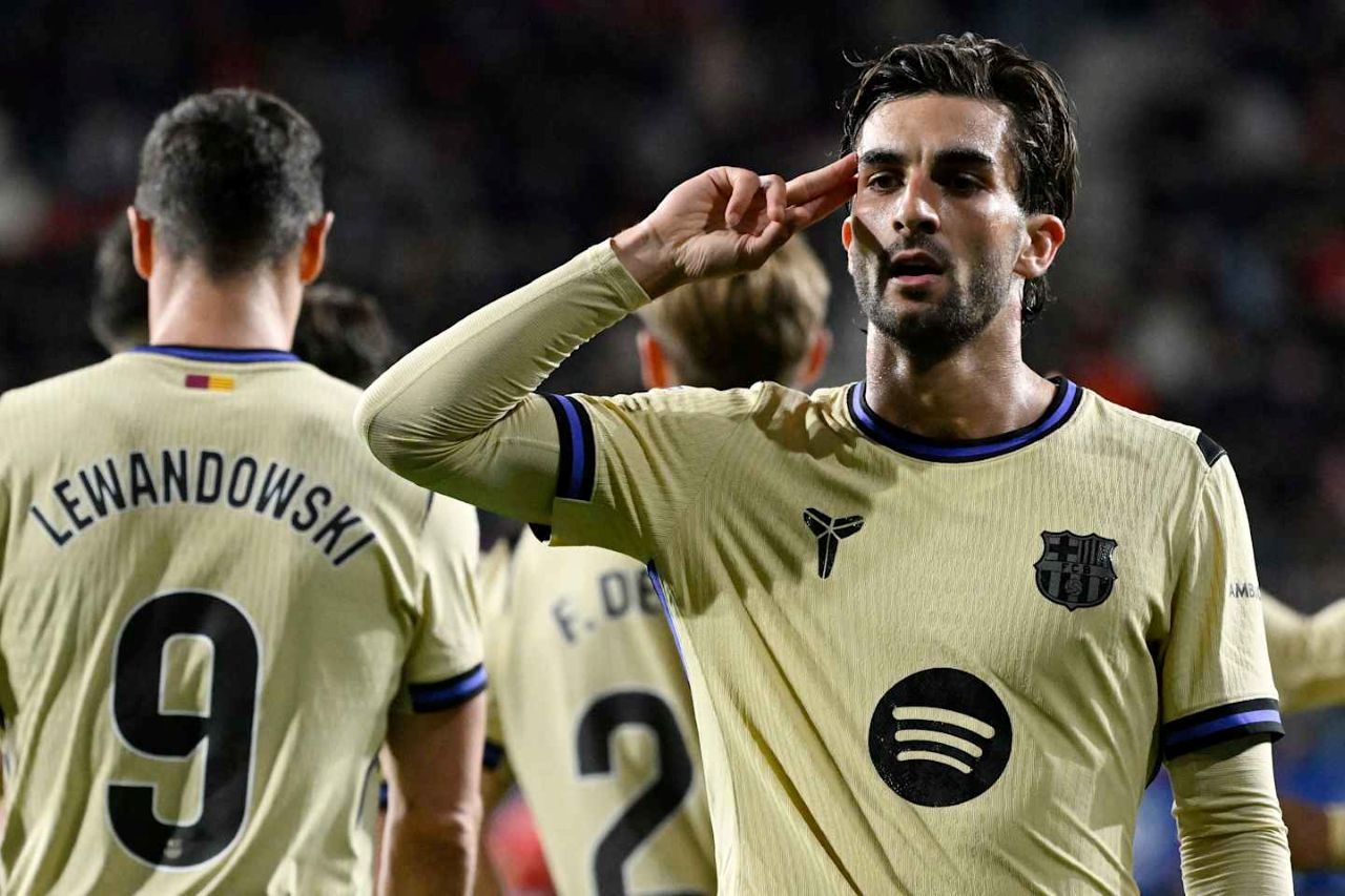 Santi Canizares Pertanyakan Keputusan Barcelona Melepas Ferran Torres ke PSG