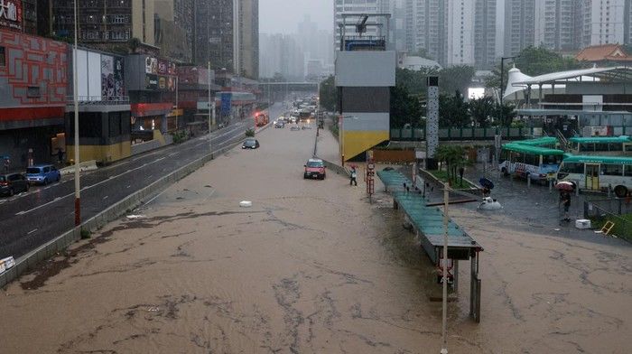 Shanghai 'Menjadi Laut': Typhoon Dolphin China Hantam Wilayah Timur dengan Rekor Curah Hujan Terburuk dalam 150 Tahun
