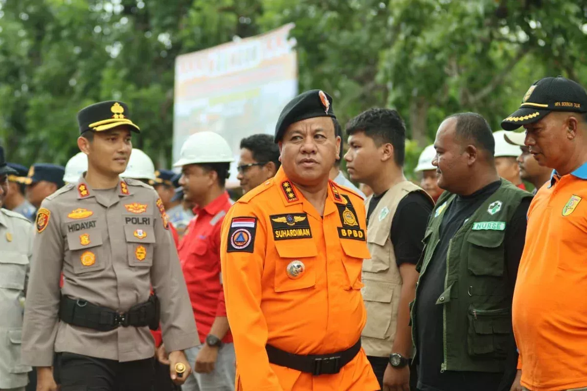 Tindak Tegas Pelaku Karhutla, Raja Juli Antoni: Tidak Ada Lagi Istilah Tajam ke Bawah Tumpul ke Atas!
