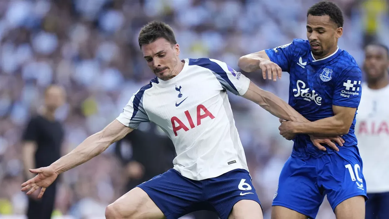 Tottenham Hotspur Siap Bajak Incaran Everton Demi Perkuat Lini Belakang