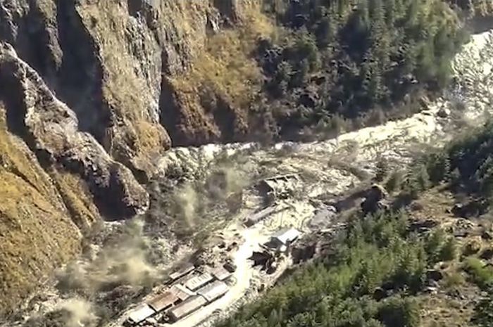 Tragedi Himalaya: Gletser Runtuh Picu Banjir Bandang Nepal-Tiongkok, Hanya 7 Menit Hantam Pelabuhan-Permukiman