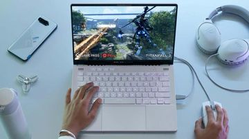 Waspada Overheat! Mengapa Meja Kayu Bisa Membuat Laptop Gaming Anda Lebih Cepat Panas?