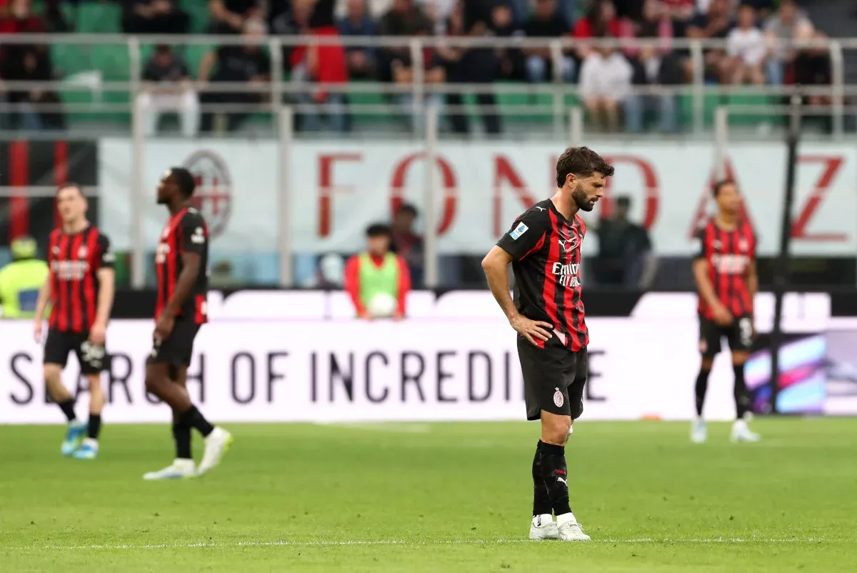 AC Milan BIdik Duo Manchester untuk Lengkapi Bursa Transfer, Harapan Baru di Musim Baru