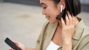 AirPods 10 Tahun: Perjalanan Gadget yang Menjadi Ikon Tren TWS