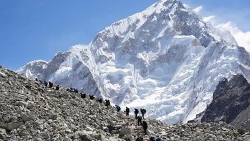 Ancaman Tak Terduga: Bagaimana Aktivitas Manusia Mempercepat Pencairan Gletser Everest