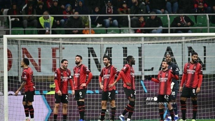 Bursa Transfer AC Milan: Analisis Menilai Kehilangan Arah di Akhir Musim