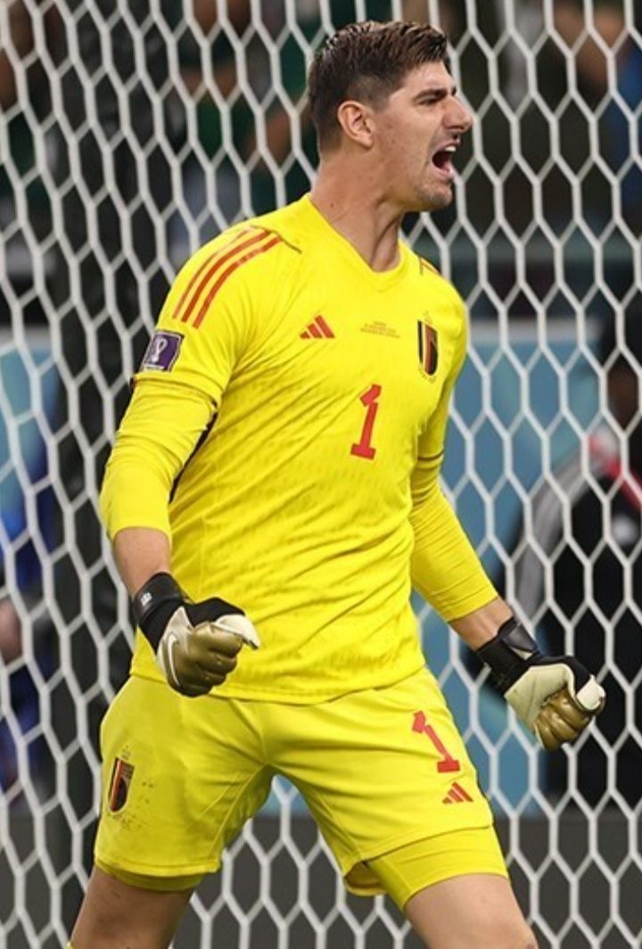 Courtois Tanpa Ragu: Menilai Diri di Atas Legenda Kiper Dunia