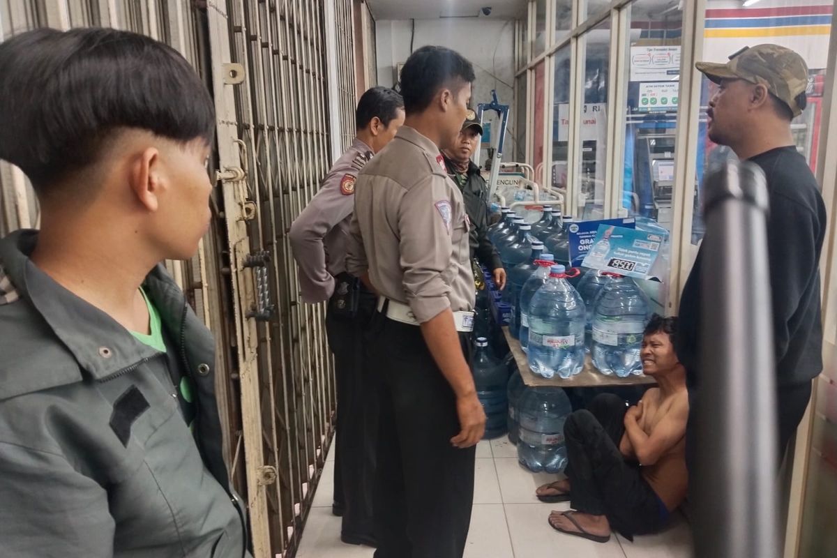 Drama Keluarga Kriminal: Pria Ini Ajak Keluarga Bobol ATM Minimarket, Kabur Saat Istri dan Anak Ditangkap Polisi