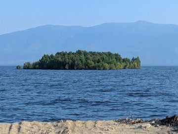 Fenomena Unik Danau Williston: Mengungkap Misteri Pulau Terapung yang Hilang Lalu Muncul Lagi Buatan Alam atau Siapa