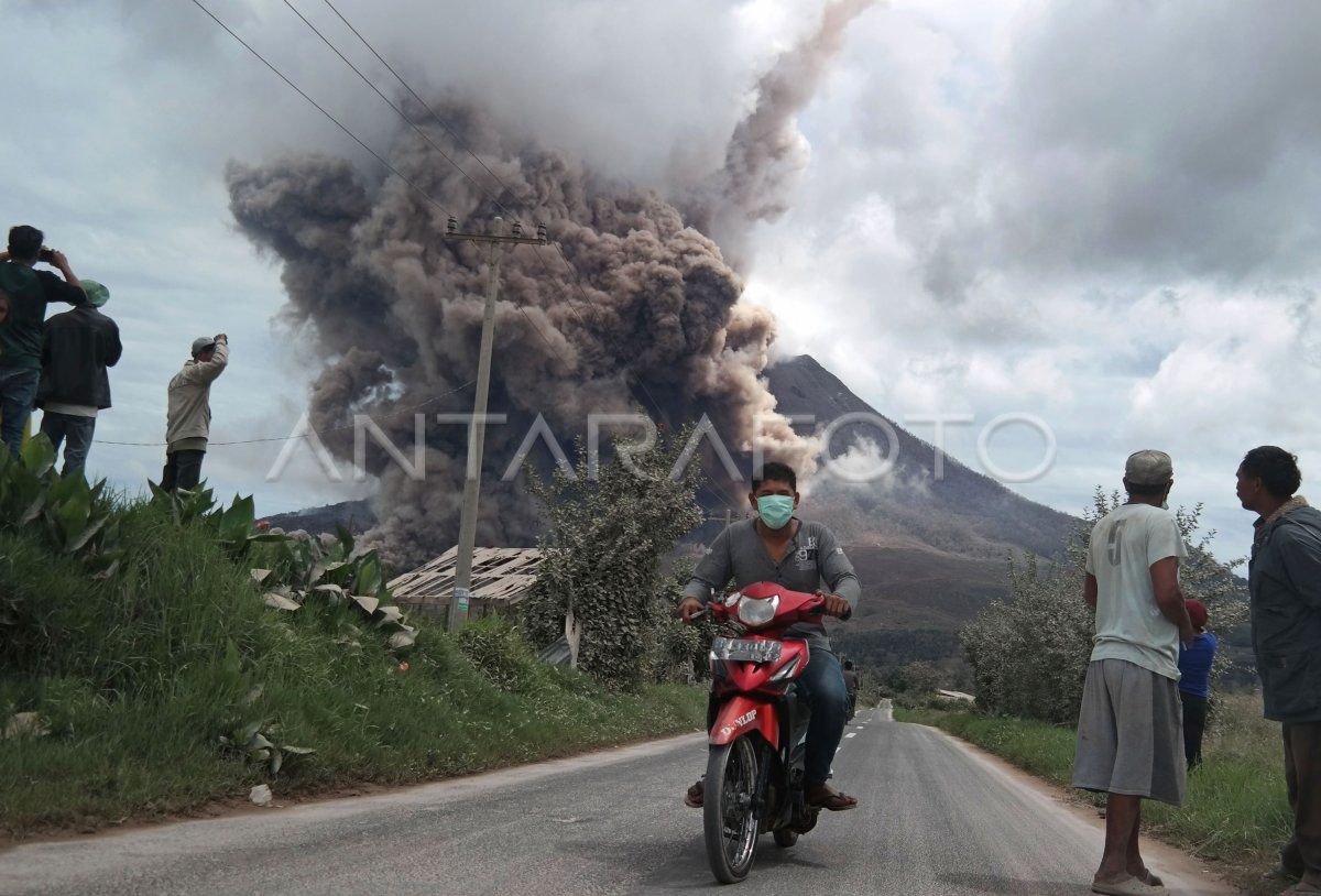 Gunung Sinabung Kembali Meletus: Status Naik Jadi Siaga, Ribuan Warga Segera Dievakuasi