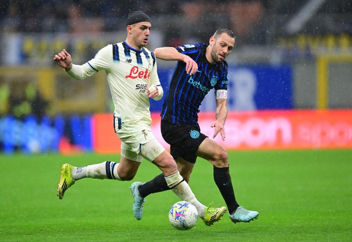 Inter Menang Dramatis 3-2 atas Napoli di San Siro: Duel Sengit Mengukir Sejarah Serie A