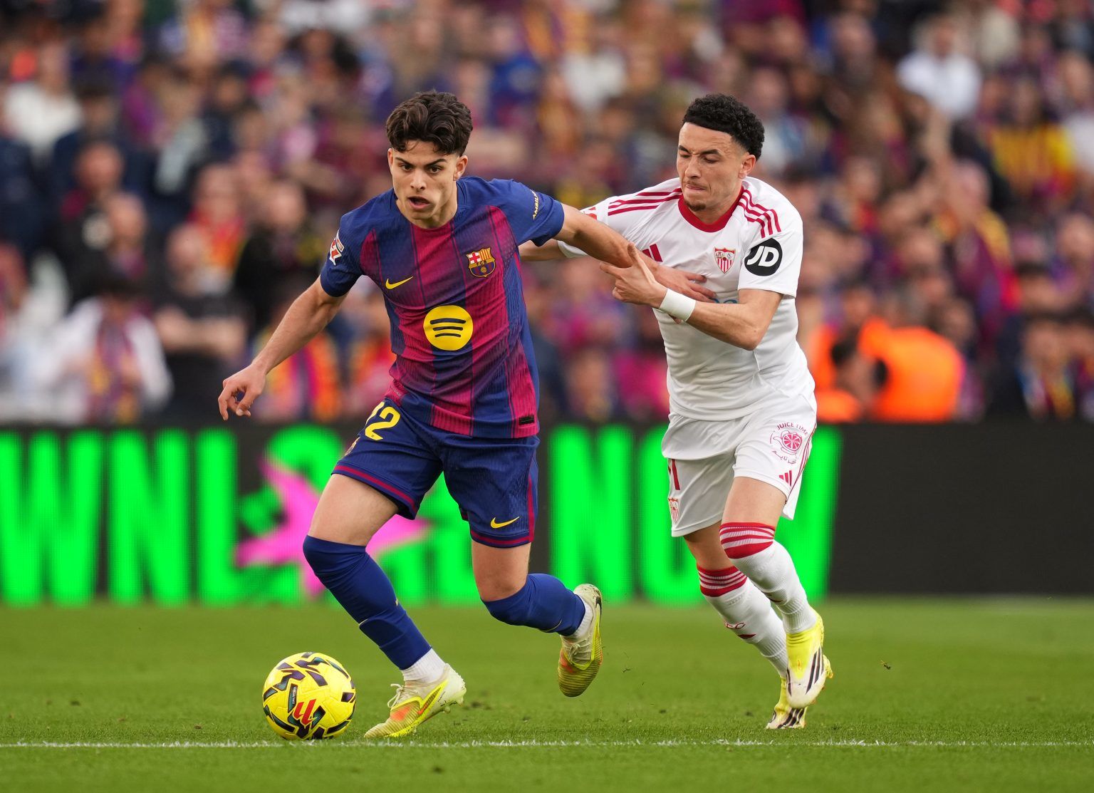 Kebangkitan Barcelona: Xavi Espart Bersinar di Tengah Drama Transfer dan Kembalinya Gavi