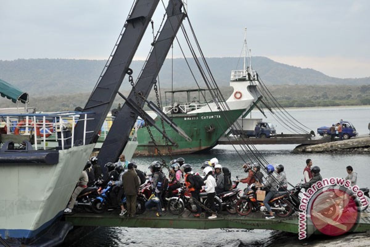 Krisis Penyeberangan Ketapang-Gilimanuk: Antrean Mengular 15 KM Hingga Teguran Keras Polisi