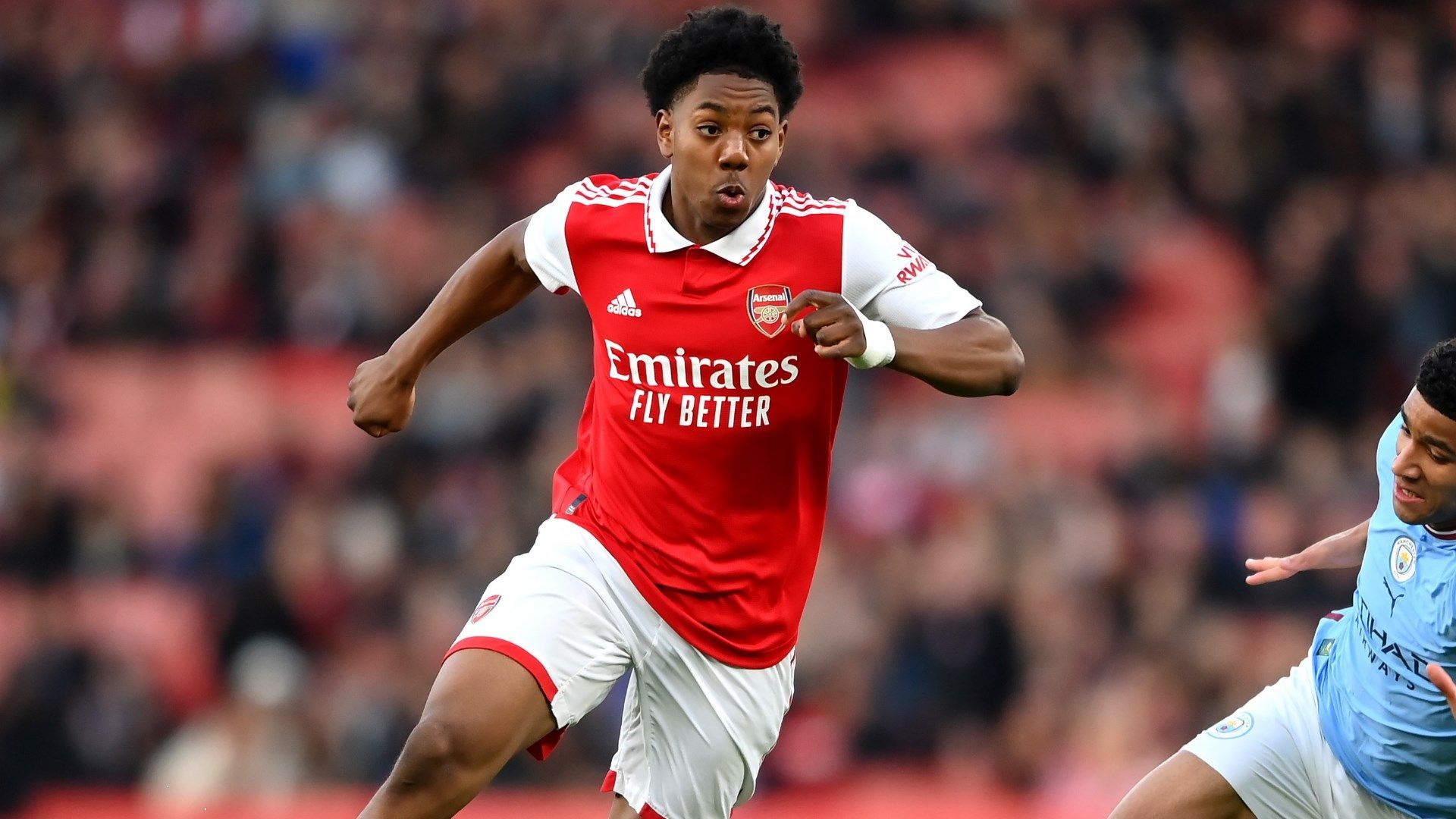 Misteri di Balik Absennya Myles Lewis-Skelly dari Skuad Utama Arsenal: Strategi Cerdas atau Kerugian?