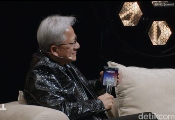 Misteri Gadget Jensen Huang: Manusia Rp 3 369 Triliun Ternyata Pakai Smartphone Ini