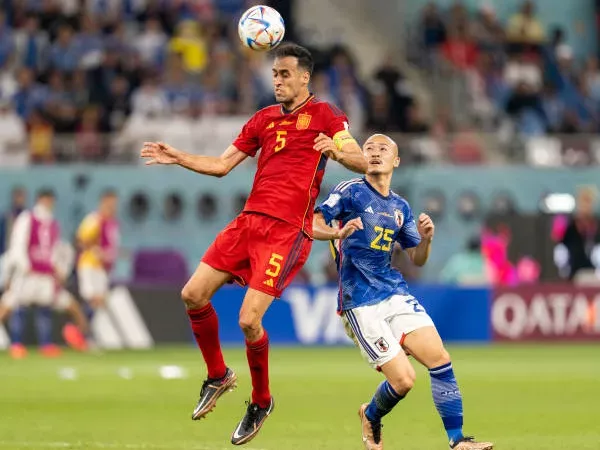 Misteri Penerus Sergio Busquets Terpecahkan? Thierry Henry Soroti Peran Rodri di Lapangan