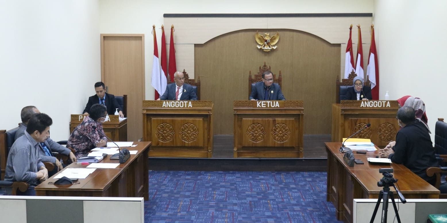 Momen Haru di PN Jakpus: Gus Yahya Datang ke PN Jakpus, Temui Sang Adik Disela Sidang Dugaan Korupsi Kuota Haji