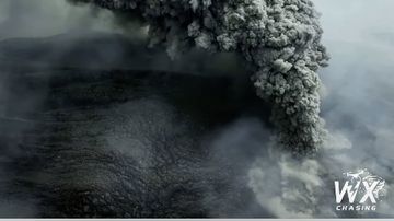 Ngerinya Melihat dan Mendengar Erupsi Anak Krakatau dari Dekat: Rekaman Menggugah