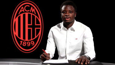 Pelatih Cisse Puji Kehebatan Bintang Muda Milan yang Unik: Sebuah Sorotan Terbaru di Serie A