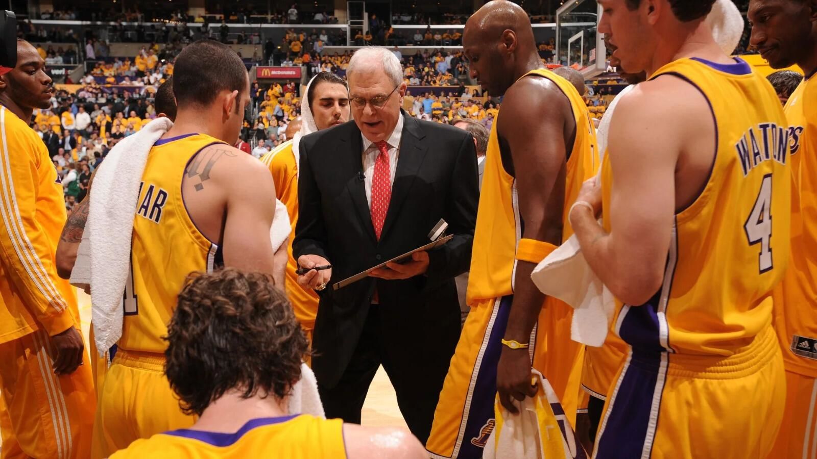 Penghormatan Legendaris: Patung Phil Jackson Diresmikan Lakers 9 April 2027