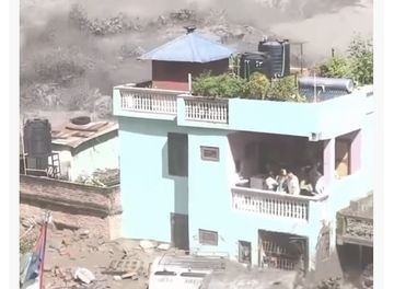 Rahasia Ketahanan Ekstrem: Mengapa Rumah Nepal Berusia 40 Tahun Ini Tetap Tegak di Tengah Banjir Bandang?