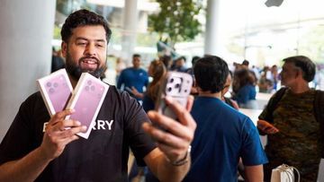 Rahasia Ketangguhan Layar iPhone: Mengapa Bos Apple Merinding Lihat Pengguna Pasang Pelindung Layar di iPhone?