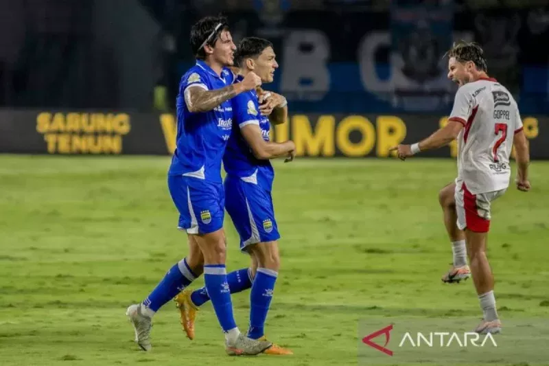 Remontada Dramatis di GBLA! Persib Bandung Bungkam PSM Makassar 3-1 di Pekan Pembuka Super League