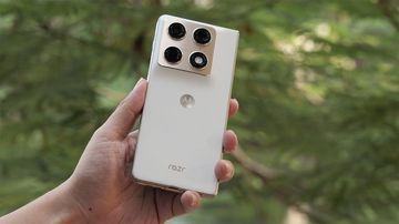 Review Motorola Razr Fold: Kamera Serius dan Daya Tahan Baterai Jumbo