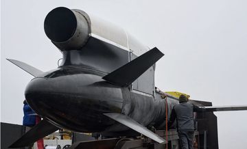 Rudal Raksasa Ukraina Bakar Aset Vital Rusia: Pengungkapan Strategi Baru