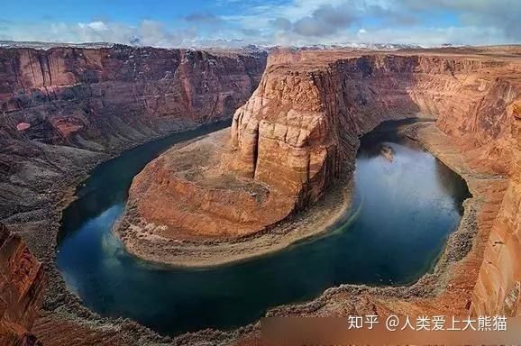 Sacha Boey Tetap di Allianz Arena: Strategi Bayern Munich Hadapi Dinamika Bursa Transfer
