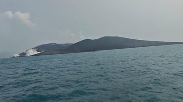 Siklus Dinamis Vulkanik: Mengapa Anak Krakatau Ternyata Tumbuh Lagi Setelah Runtuh ke Laut?
