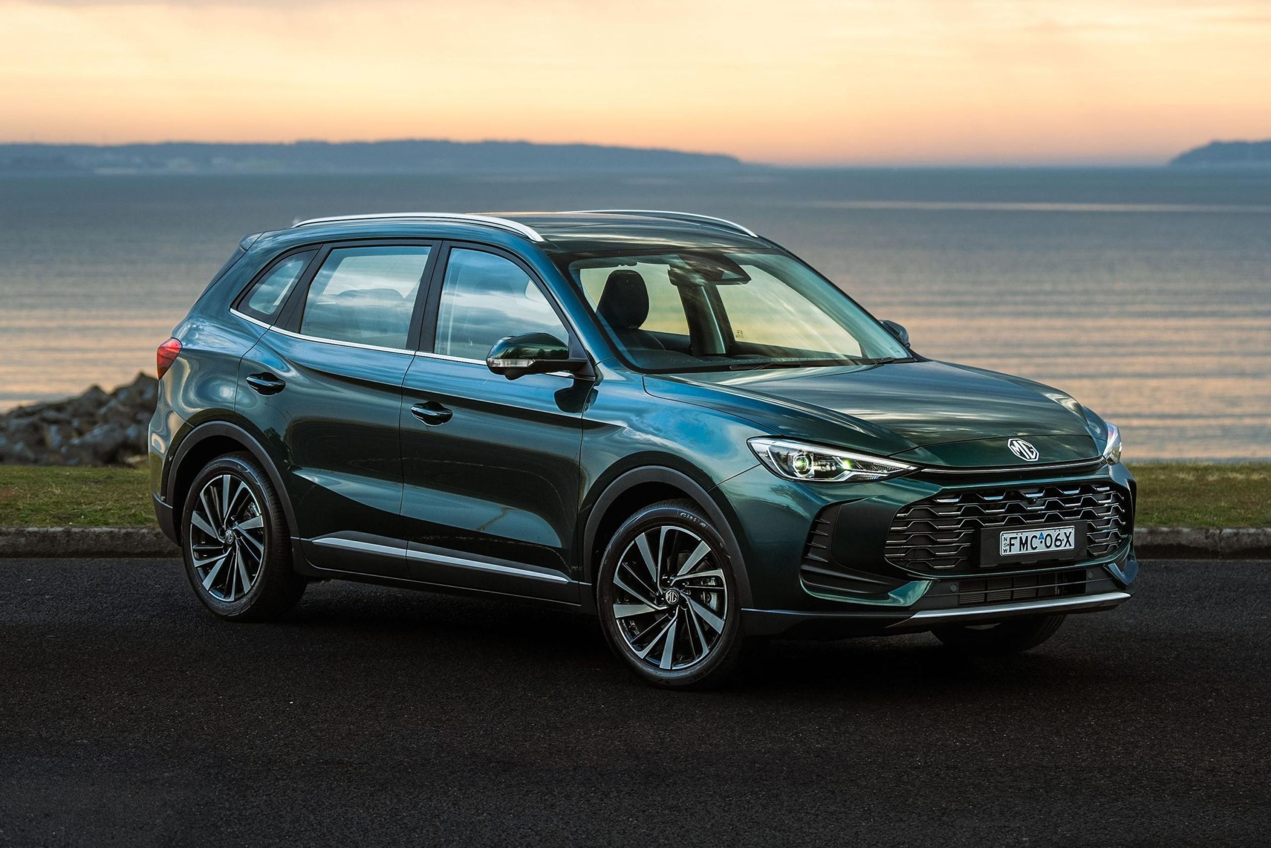 Solusi Anti Range Anxiety: SUV Hybrid Baru MG ZS Hybrid+ Resmi Hadir di Bandung, Harga Bikin Penasaran!