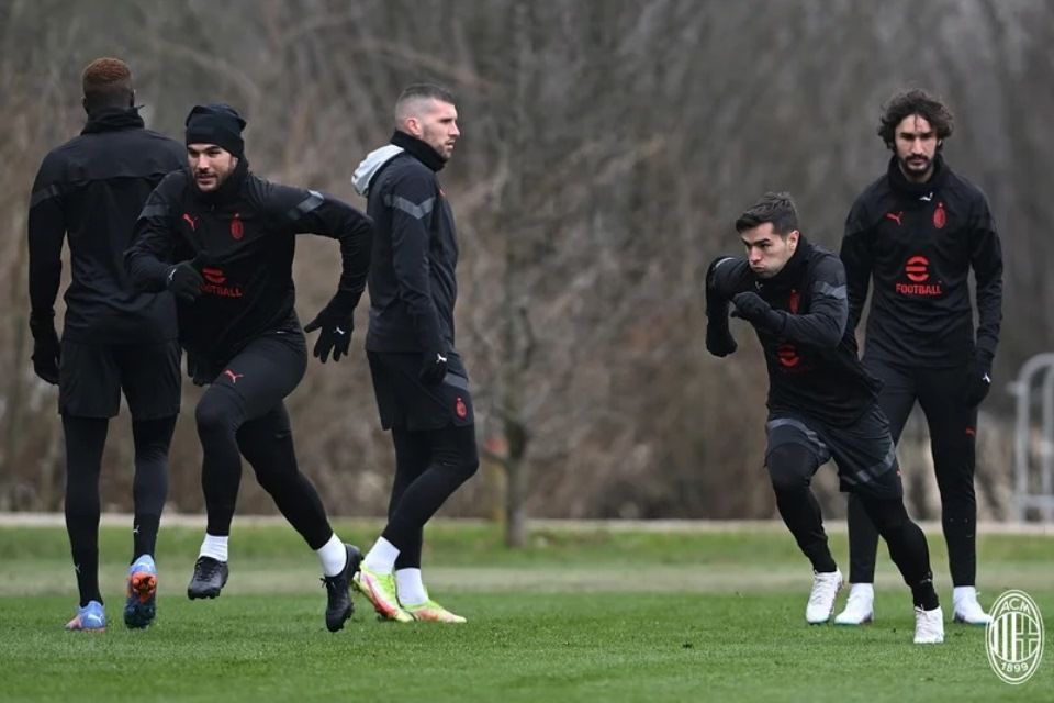AC Milan Mulai Persiapan Lawan Sassuolo: Pemain Timnas Kembali ke Milanello