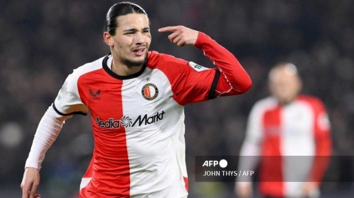 Aksi Magis Anis Hadj Moussa: Bintang Feyenoord Bawa Kemenangan Krusial di Liga Champions