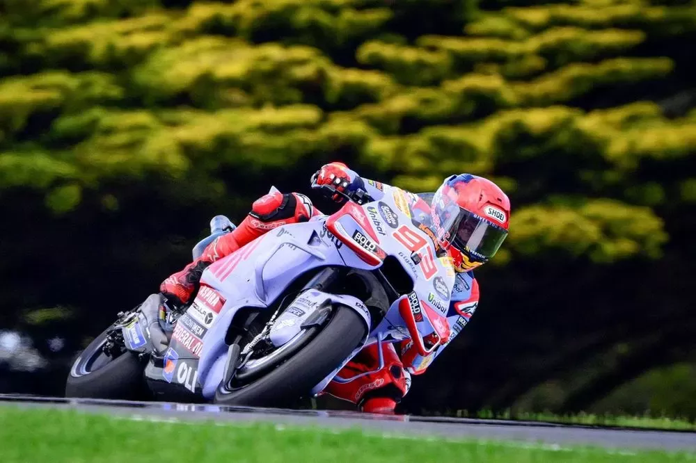 Analisis Duel Sengit MotoGP Phillip Island: Mengapa Marquez Sebut Martin Lebih Cepat Namun Berisiko?